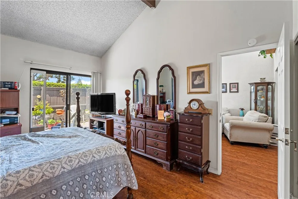 1639 S Heritage Circle Anaheim, CA 92804