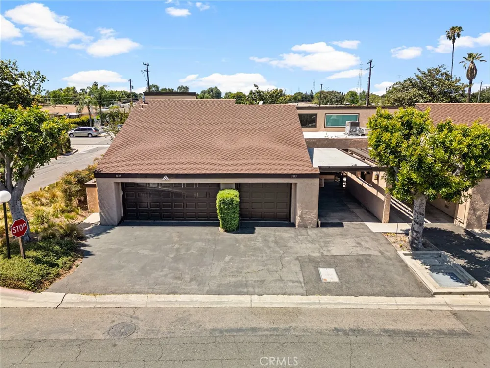1639 S Heritage Circle Anaheim, CA 92804