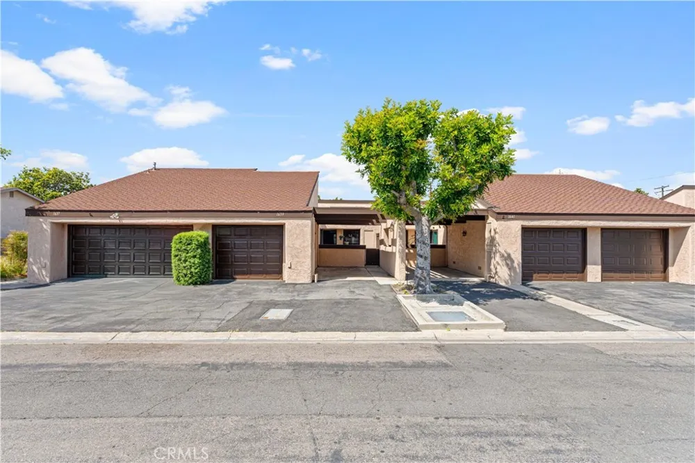 1639 S Heritage Circle Anaheim, CA 92804