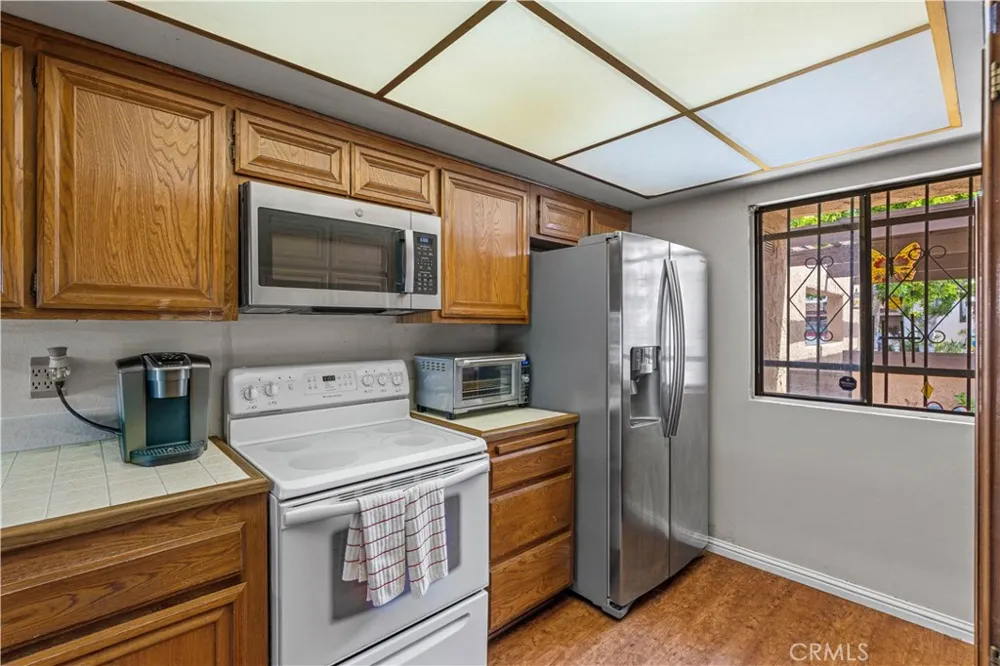 1639 S Heritage Circle Anaheim, CA 92804
