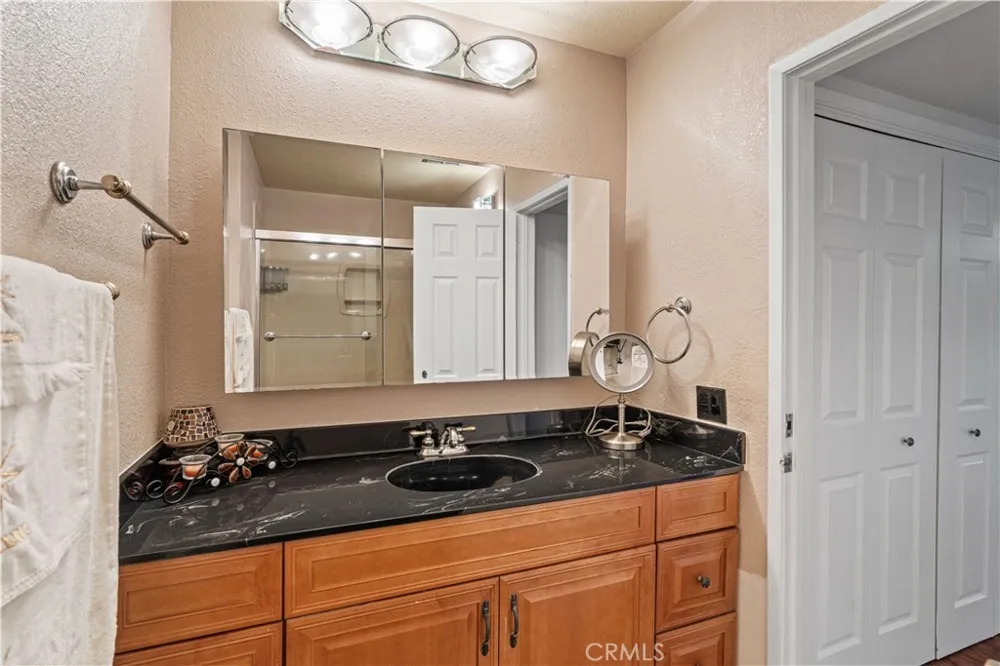 1639 S Heritage Circle Anaheim, CA 92804