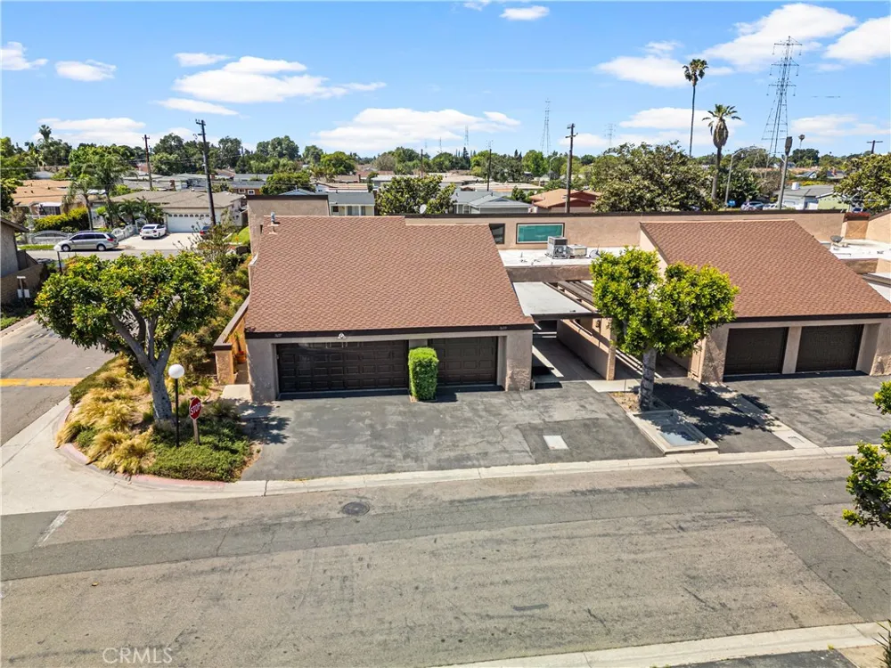 1639 S Heritage Circle Anaheim, CA 92804