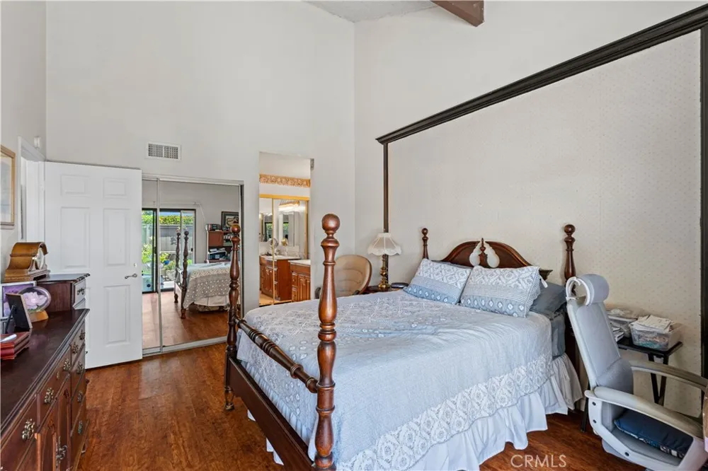 1639 S Heritage Circle Anaheim, CA 92804