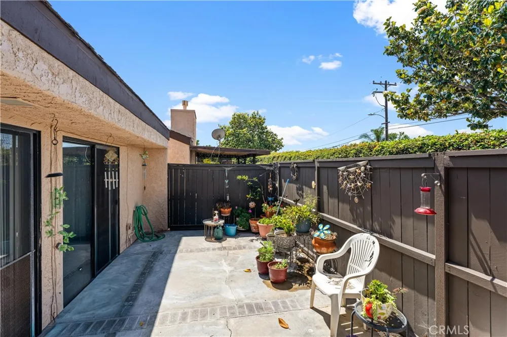 1639 S Heritage Circle Anaheim, CA 92804