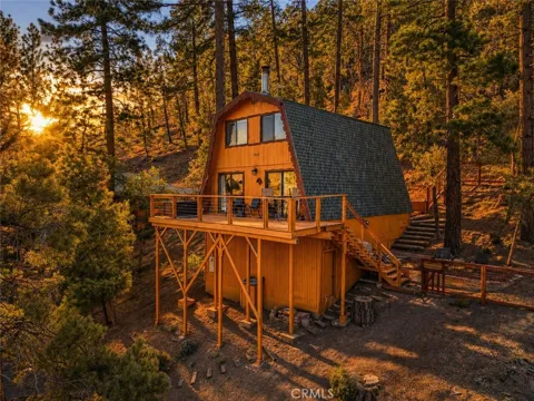 1916 Rustic Way