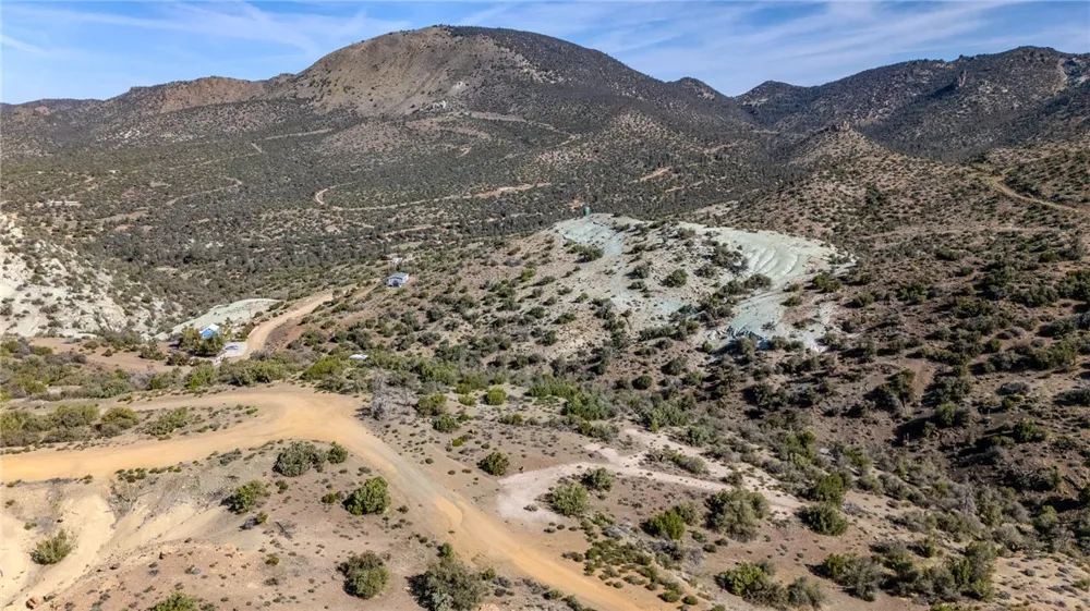 11101 Halter Tehachapi, CA 93561