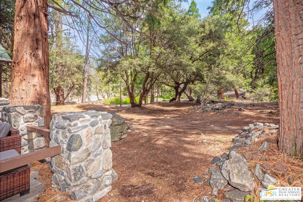 76 Seven Oaks Trail Angelus Oaks, CA 92305