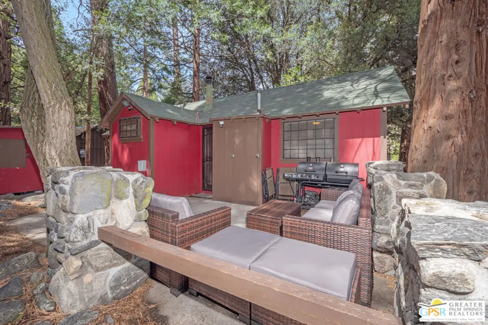 76 Seven Oaks Trail Angelus Oaks, CA 92305