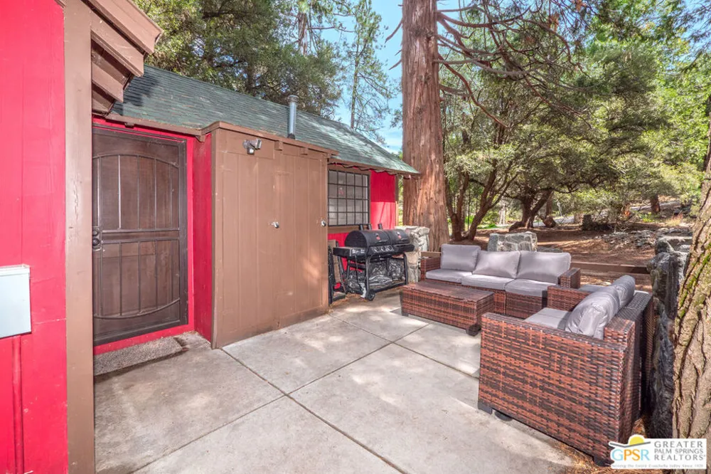 76 Seven Oaks Trail Angelus Oaks, CA 92305