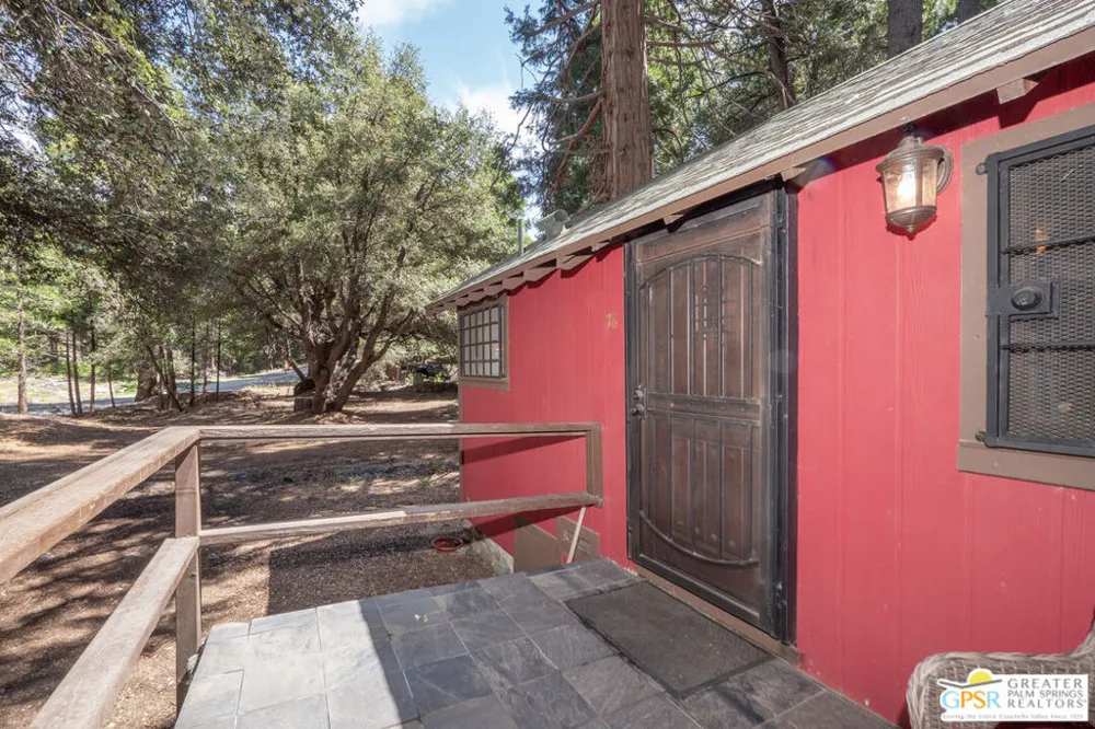 76 Seven Oaks Trail Angelus Oaks, CA 92305