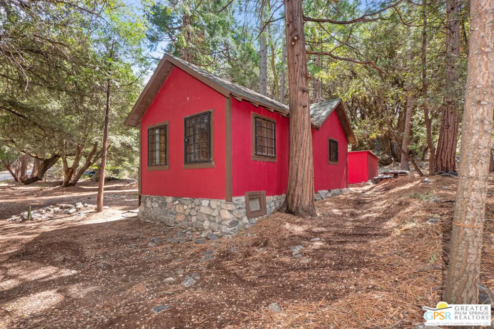 76 Seven Oaks Trail Angelus Oaks, CA 92305