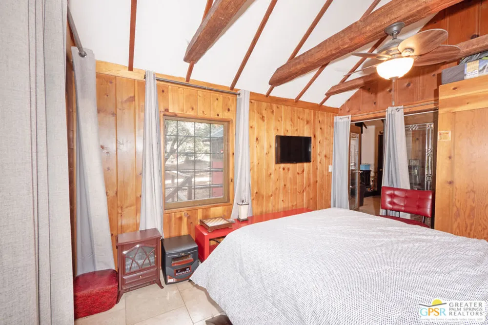 76 Seven Oaks Trail Angelus Oaks, CA 92305