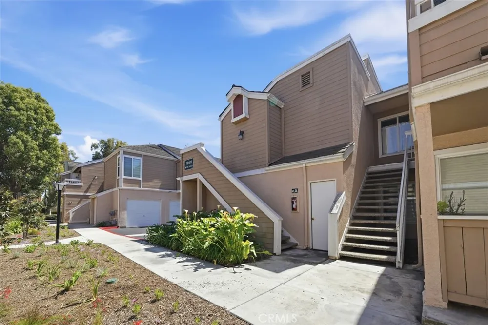 10452 W Briar Oaks Stanton, CA 90680
