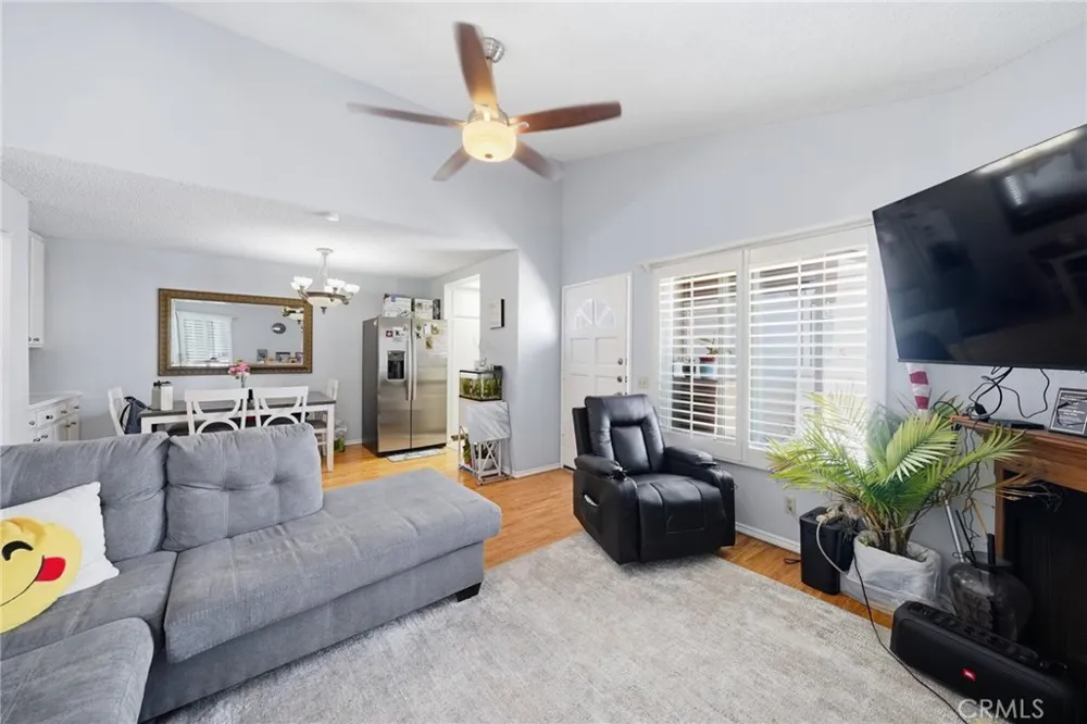 10452 W Briar Oaks Stanton, CA 90680