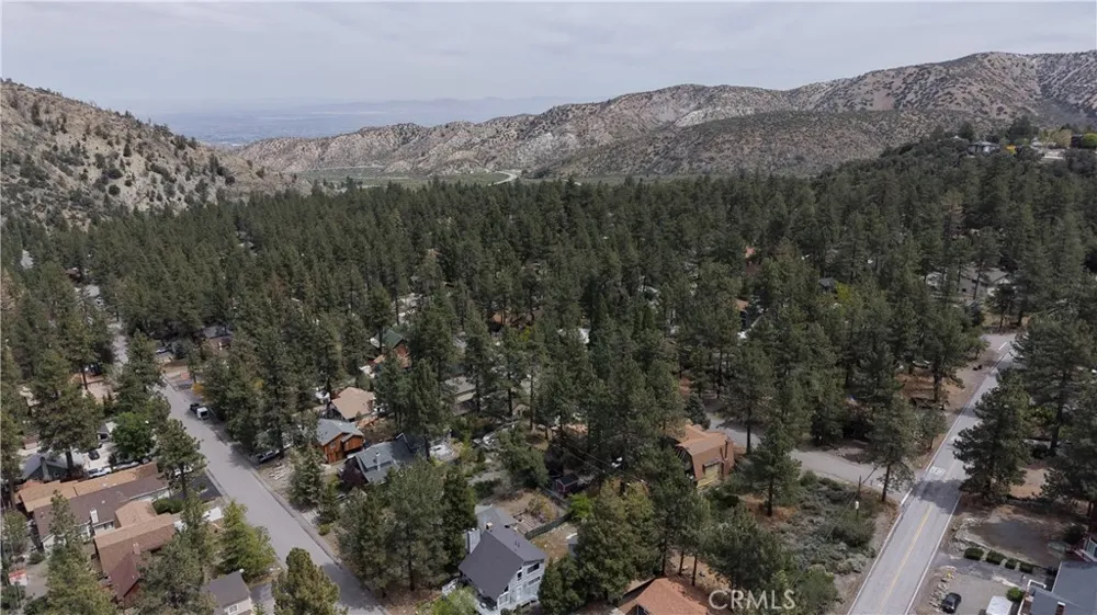 5411 Shirley J Wrightwood, CA 92397