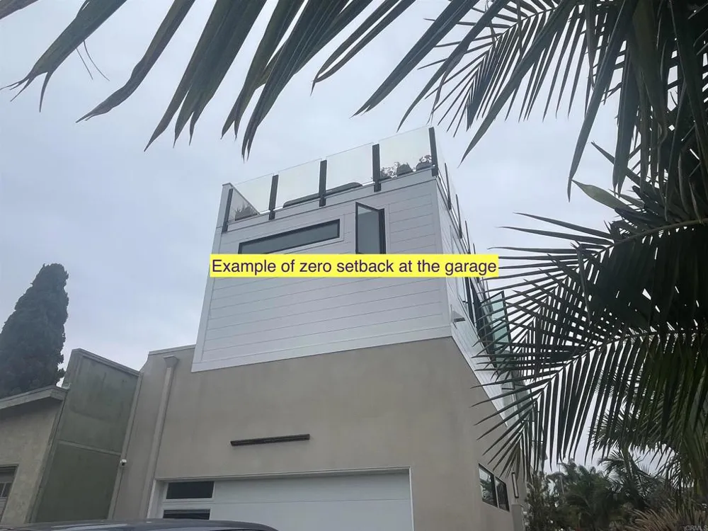 3328 Roosevelt Street Carlsbad, CA 92008