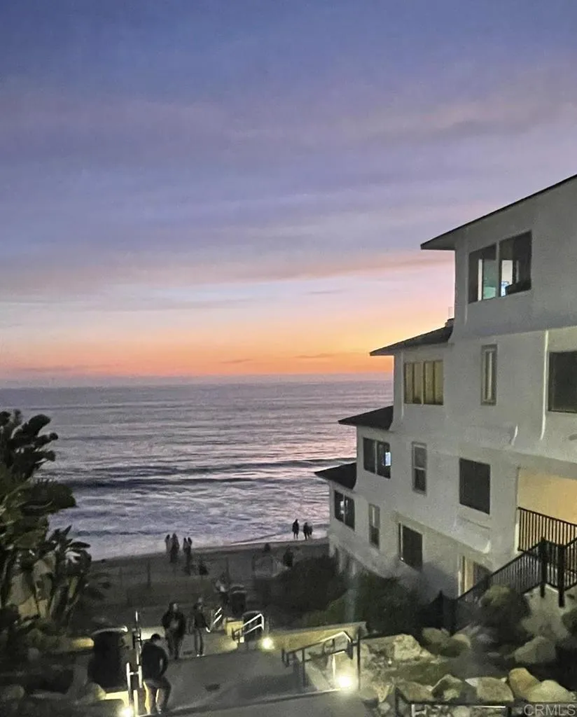 3328 Roosevelt Street Carlsbad, CA 92008