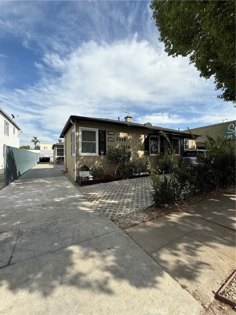 1216 S Cochran Los Angeles, CA 90019