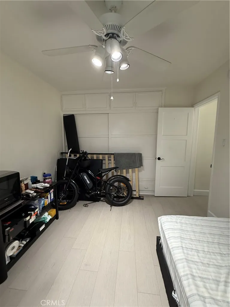 1216 S Cochran Los Angeles, CA 90019