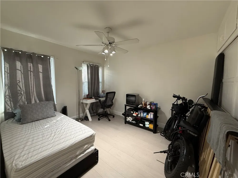 1216 S Cochran Los Angeles, CA 90019
