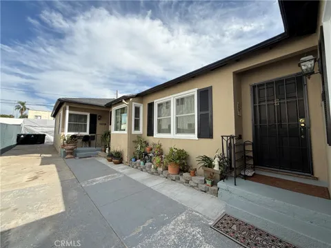 1216 S Cochran