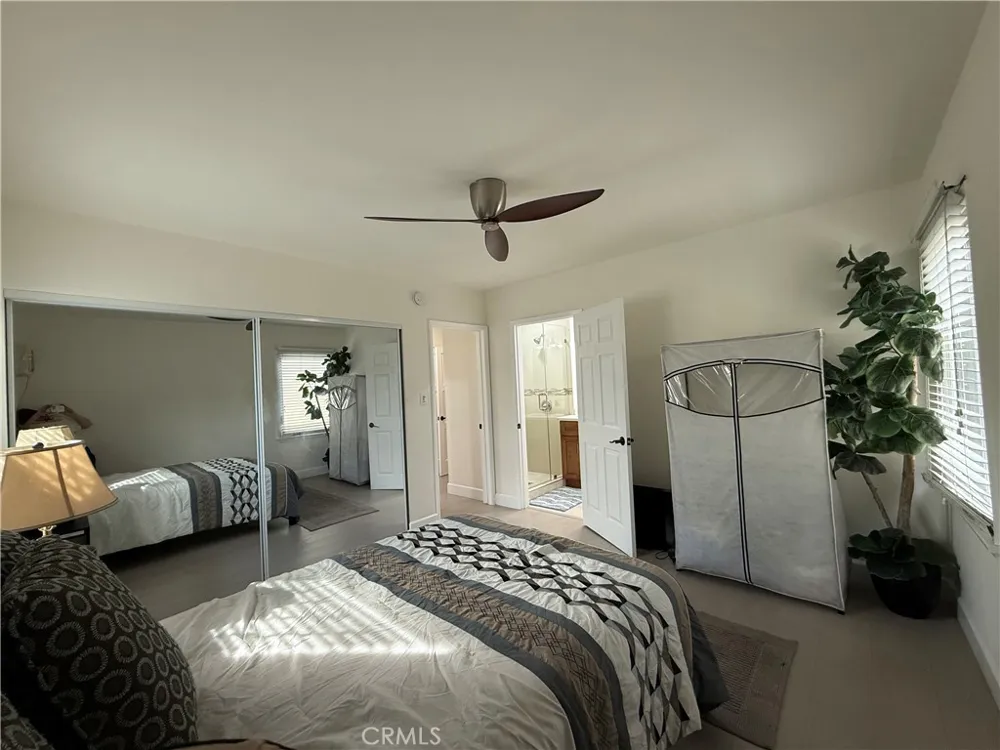 1216 S Cochran Los Angeles, CA 90019