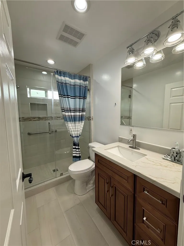 1216 S Cochran Los Angeles, CA 90019
