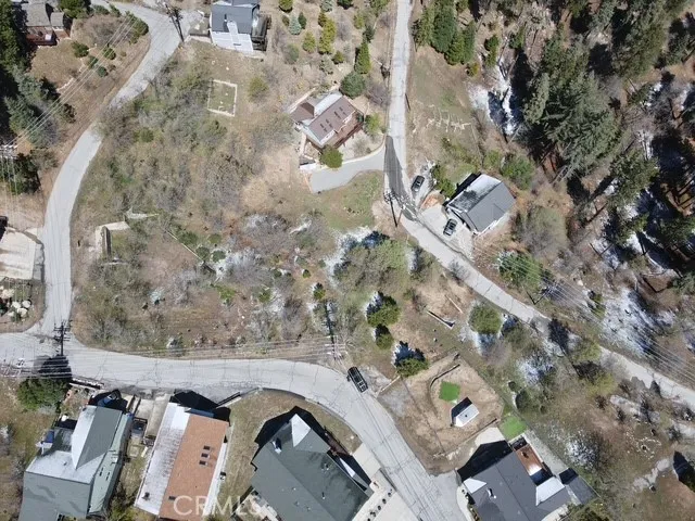 31912 Encina Running Springs, CA 92382
