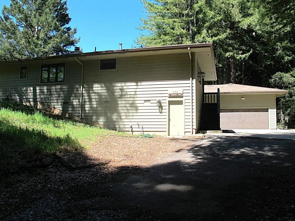 300 Winona Way Aptos, CA 95003