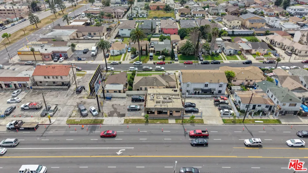 1021 W 101st Street Los Angeles, CA 90044