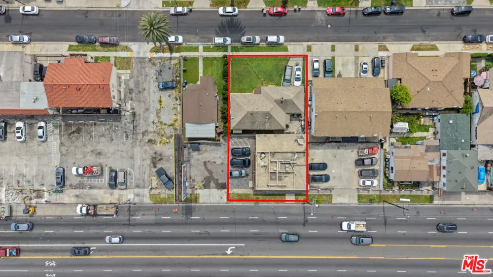 1021 W 101st Street Los Angeles, CA 90044