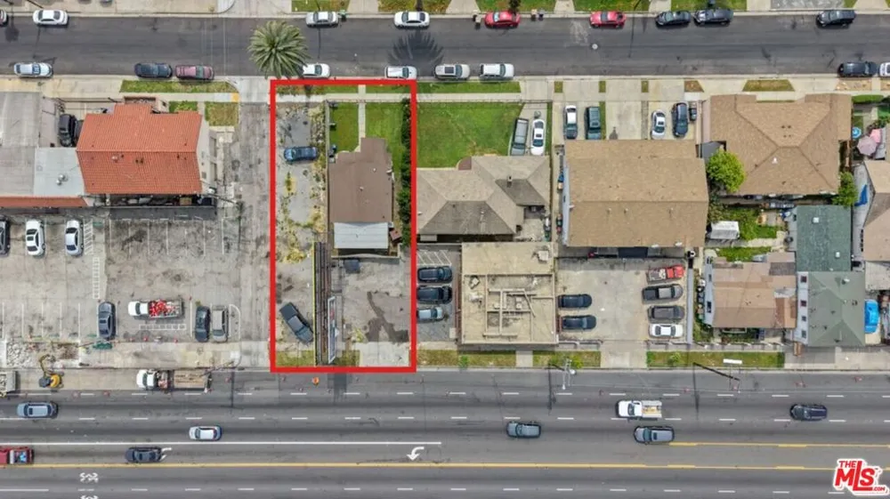 1021 W 101st Street Los Angeles, CA 90044