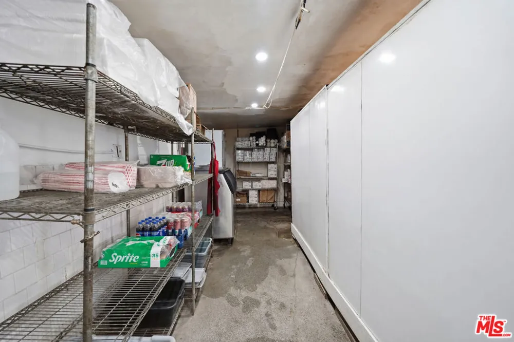 1021 W 101st Street Los Angeles, CA 90044