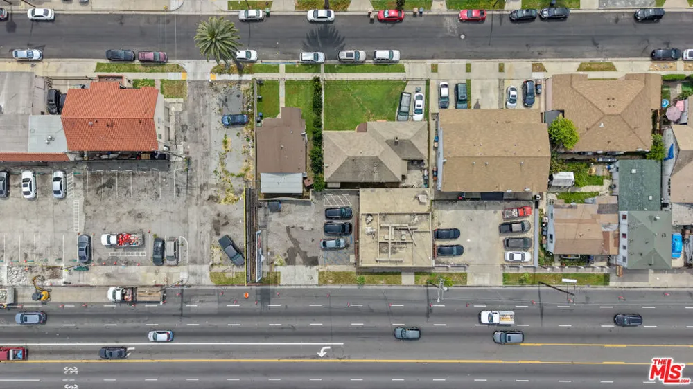 1021 W 101st Street Los Angeles, CA 90044