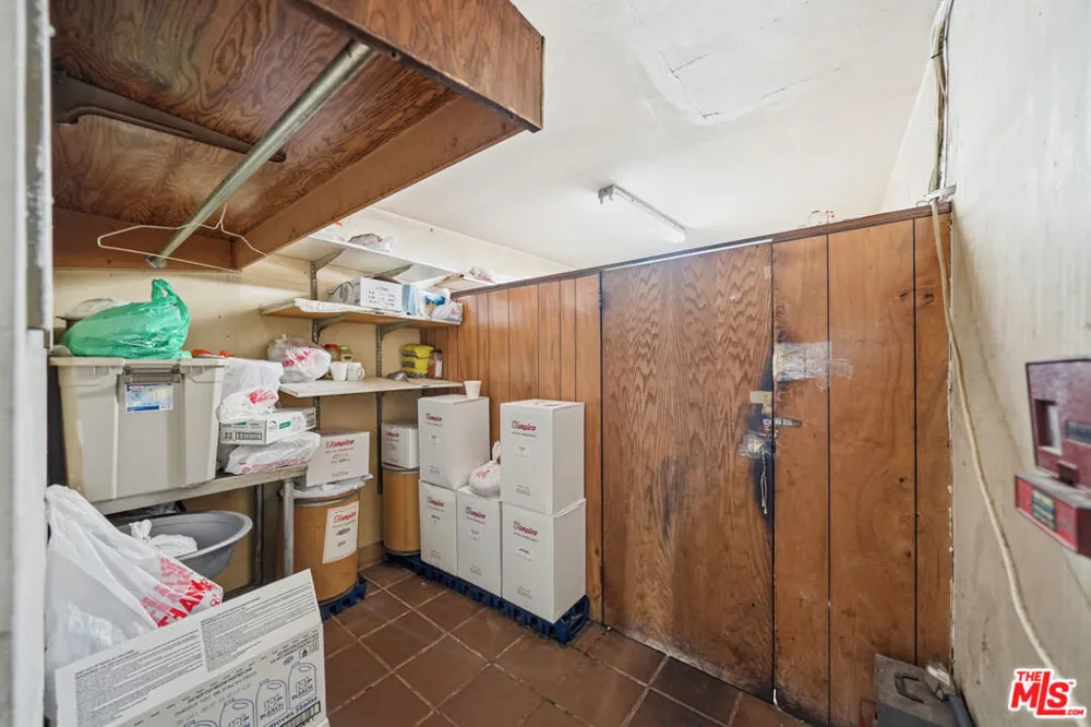 1021 W 101st Street Los Angeles, CA 90044