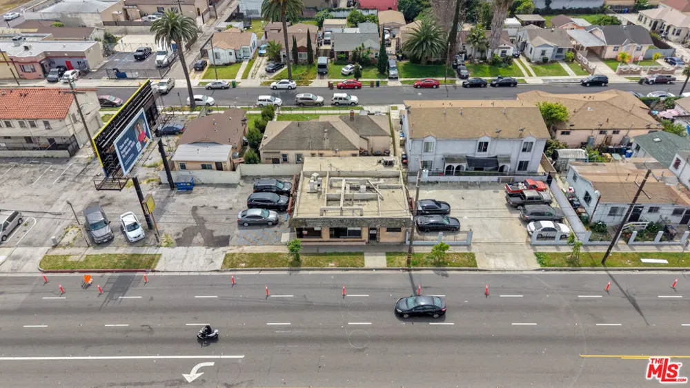 1021 W 101st Street Los Angeles, CA 90044
