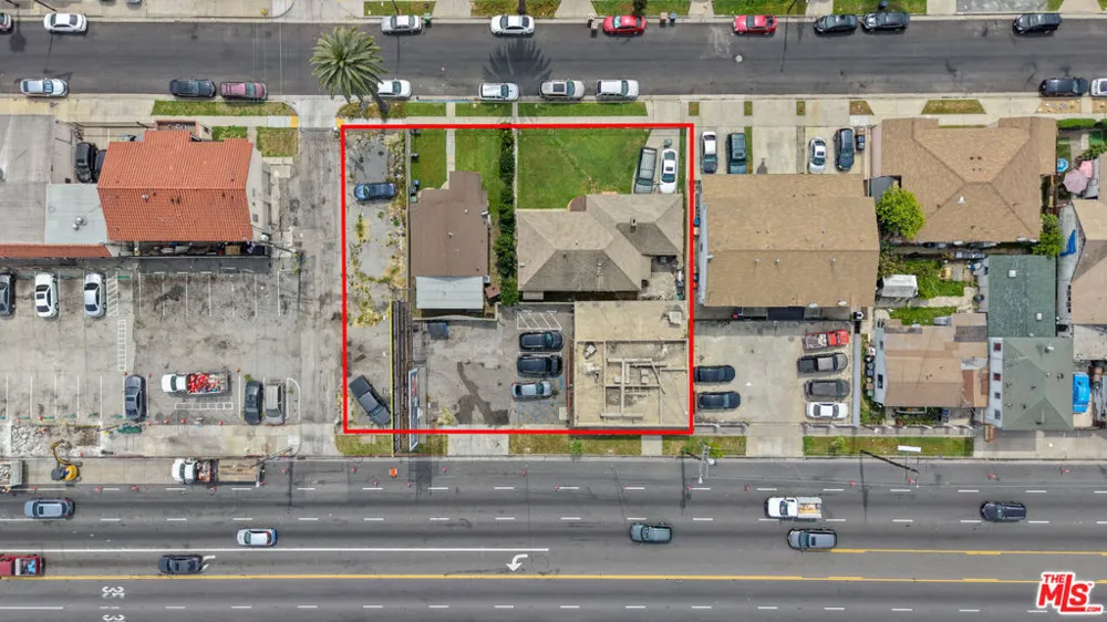1021 W 101st Street Los Angeles, CA 90044
