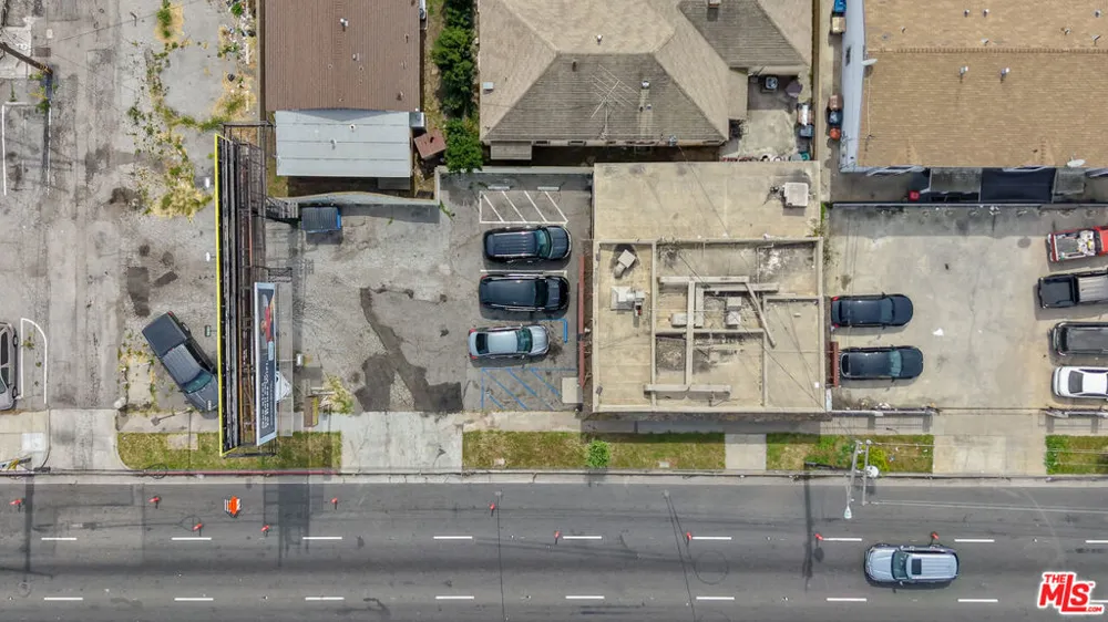 1021 W 101st Street Los Angeles, CA 90044