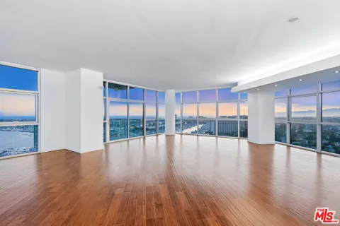 13700 Marina Pointe Drive #1903