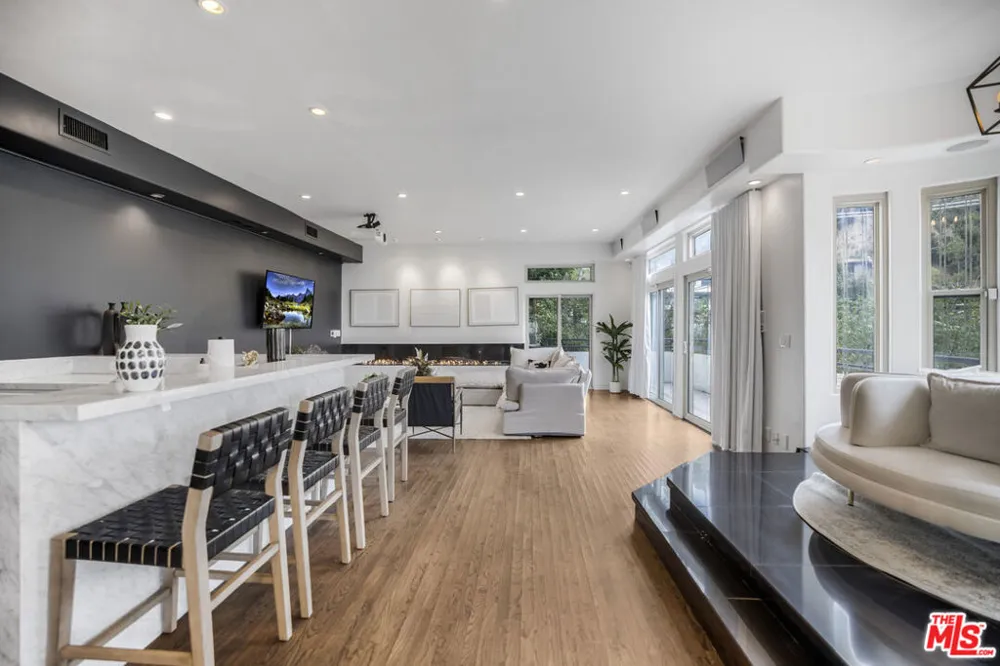 8507 Franklin Avenue Los Angeles, CA 90069