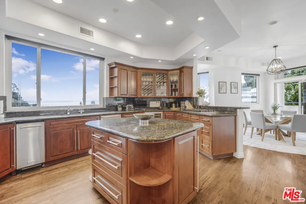 8507 Franklin Avenue Los Angeles, CA 90069