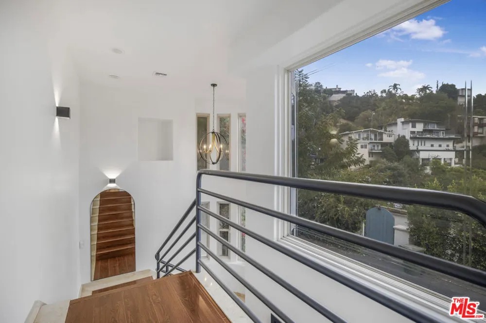 8507 Franklin Avenue Los Angeles, CA 90069