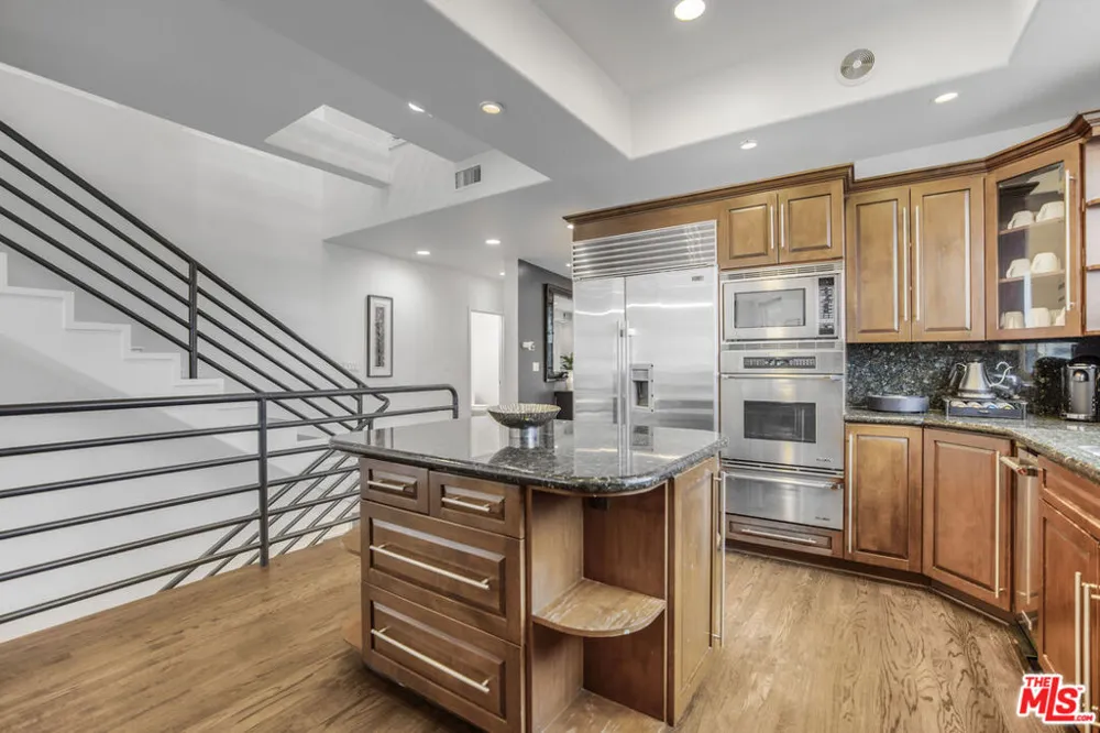 8507 Franklin Avenue Los Angeles, CA 90069