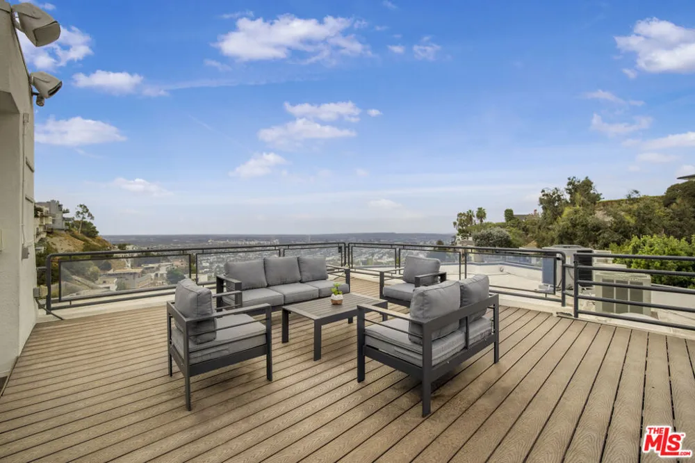 8507 Franklin Avenue Los Angeles, CA 90069