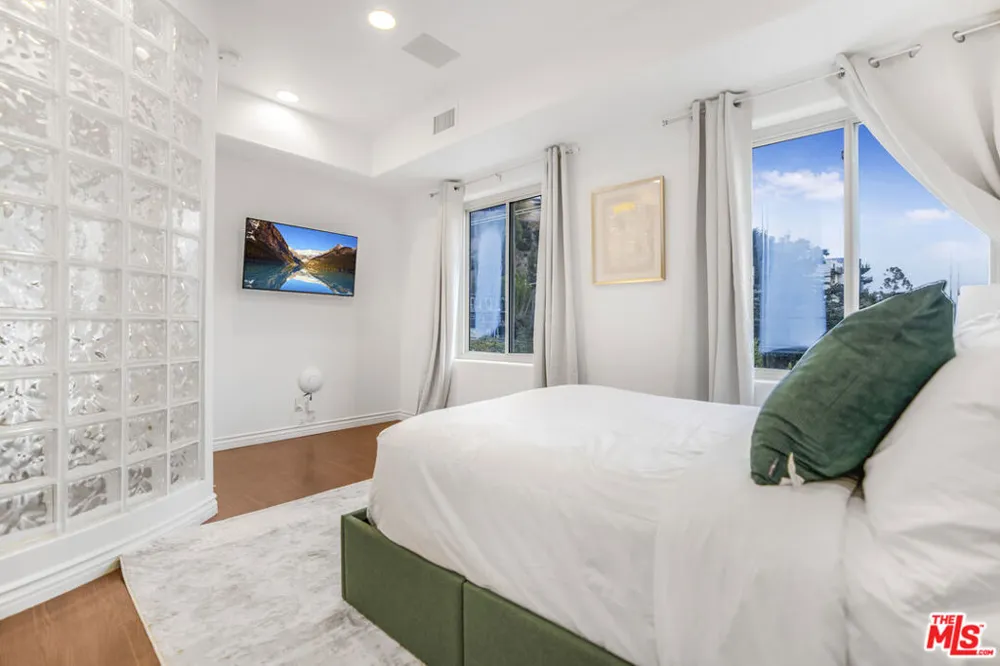 8507 Franklin Avenue Los Angeles, CA 90069