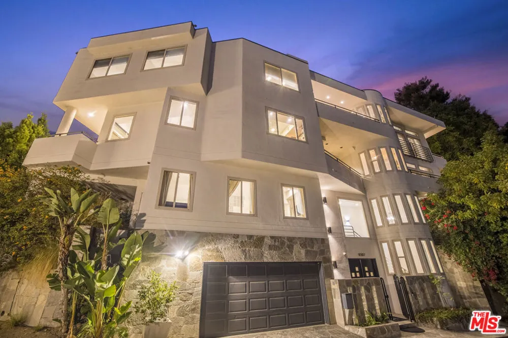 8507 Franklin Avenue Los Angeles, CA 90069