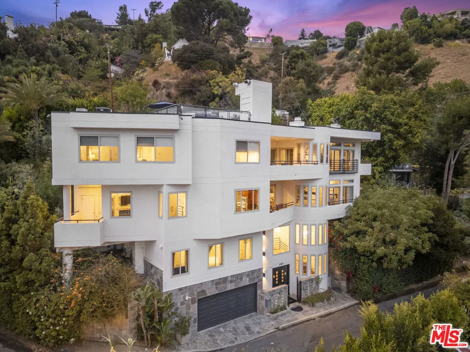 8507 Franklin Avenue Los Angeles, CA 90069