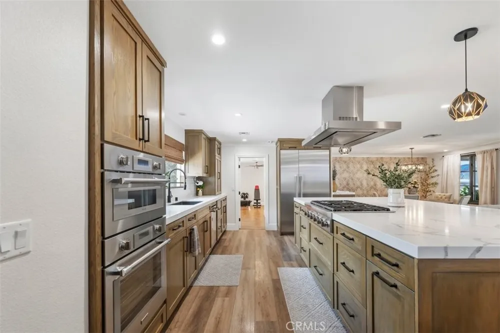 554 Calle Jazmin Thousand Oaks, CA 91360