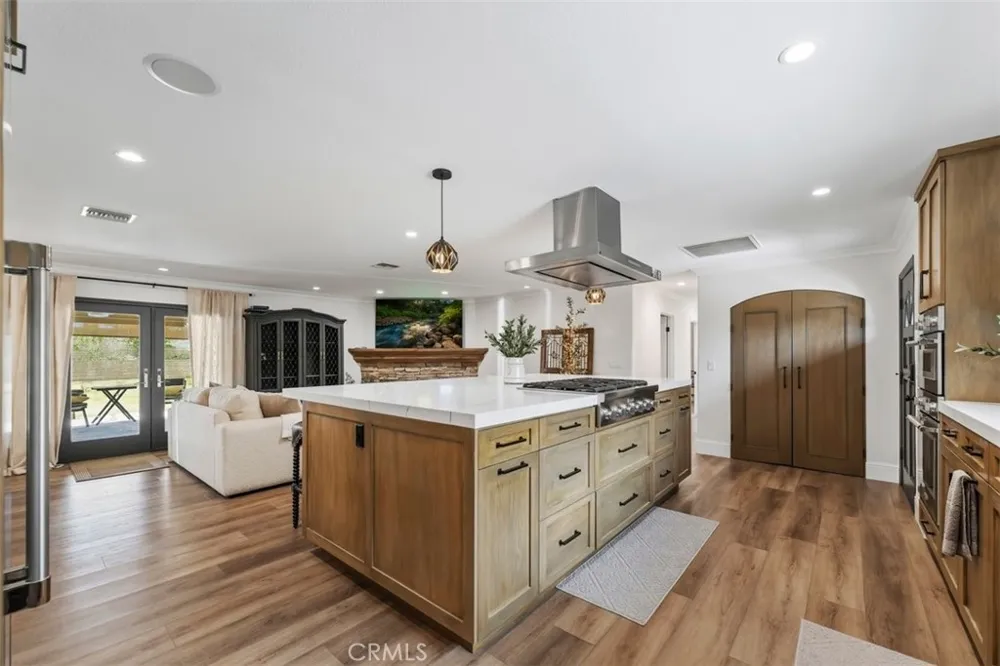 554 Calle Jazmin Thousand Oaks, CA 91360