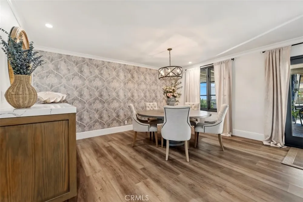 554 Calle Jazmin Thousand Oaks, CA 91360